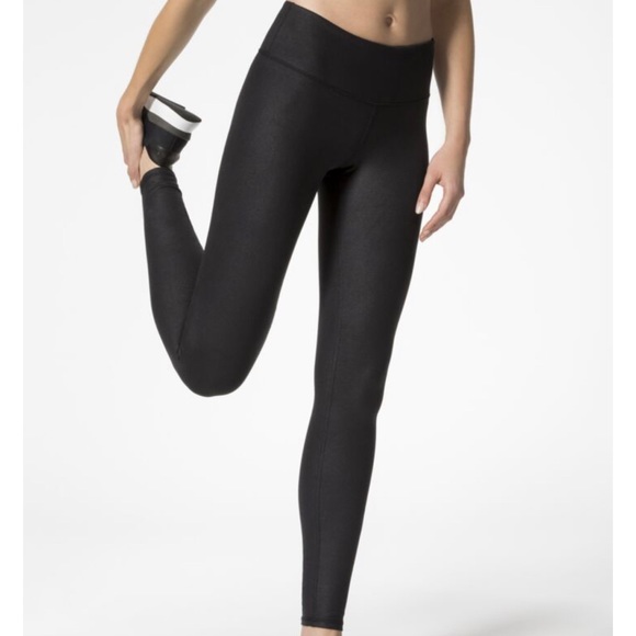 Alo Airbrush Leggings - Black Glossy - Picture 1 of 5